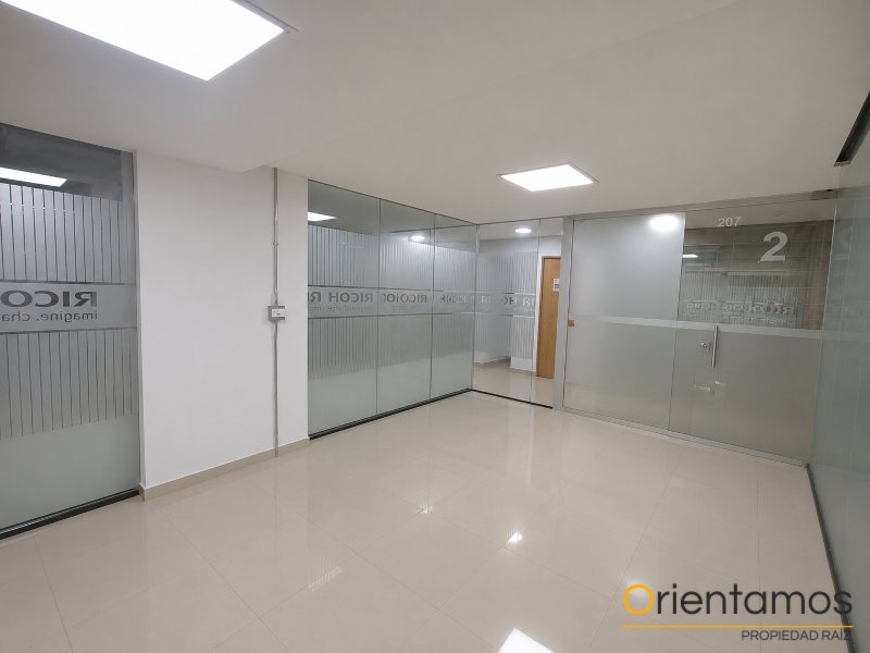 Oficina disponible para el arriendo en Medellín el codigo es 21321 foto numero 3