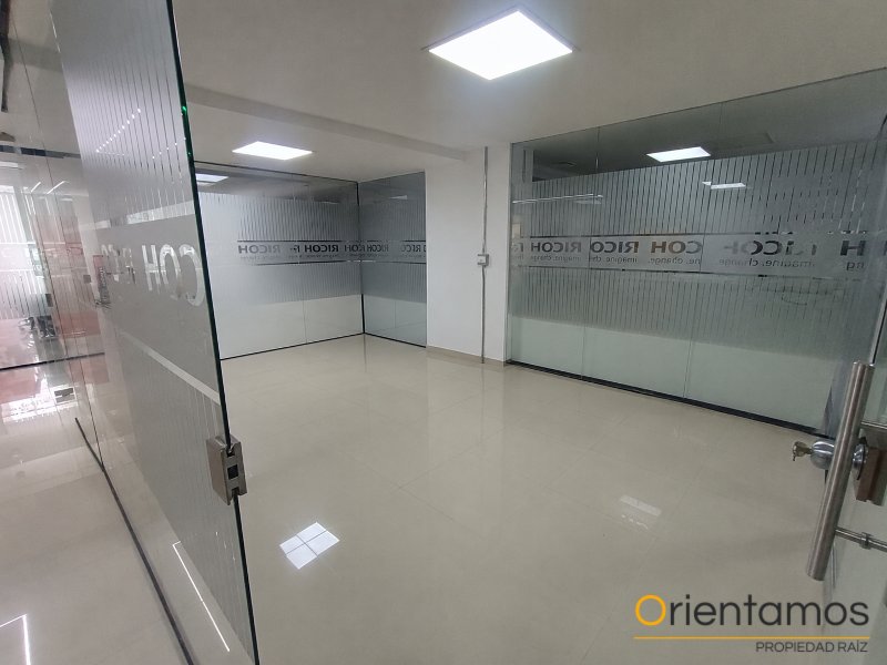 Oficina disponible para el arriendo en Medellín el codigo es 21321 foto numero 2
