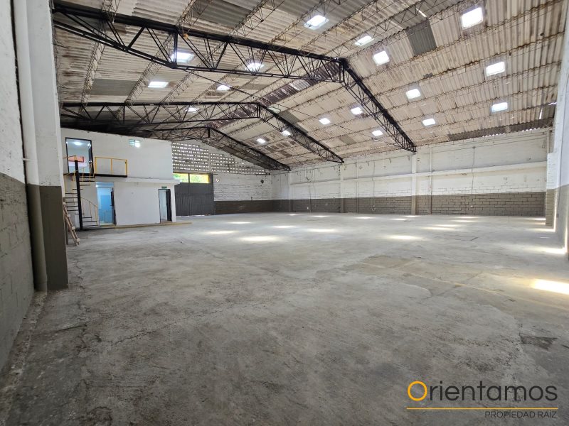 Bodega disponible para el arriendo en Medellín el codigo es 21000 foto numero 4