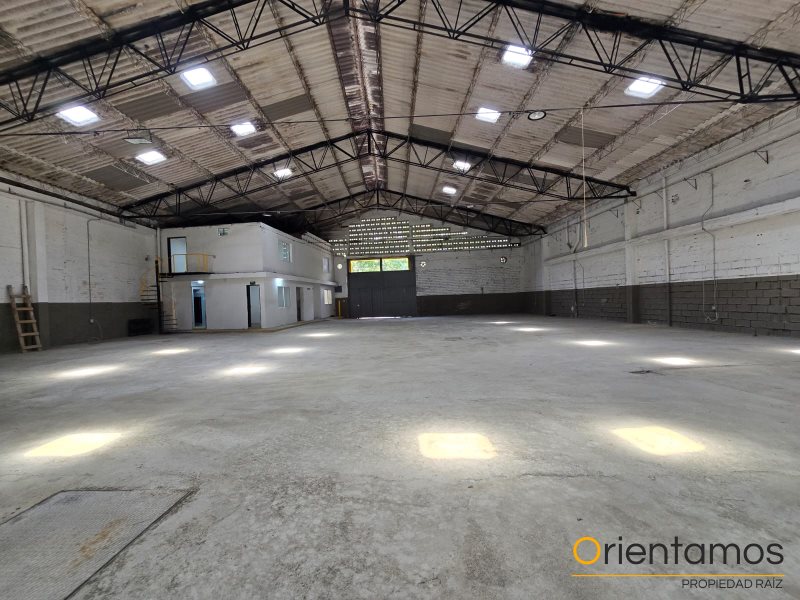 Bodega disponible para el arriendo en Medellín el codigo es 21000 foto numero 3