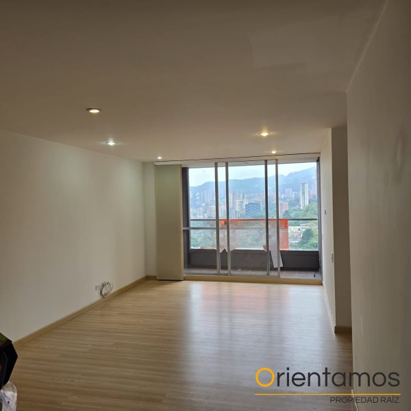 Apartamento disponible para el arriendo en Medellín el codigo es 20932 foto numero 2