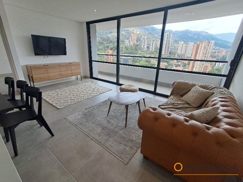 Apartamento disponible para el arriendo en Medellín el codigo es 21555 foto numero 2