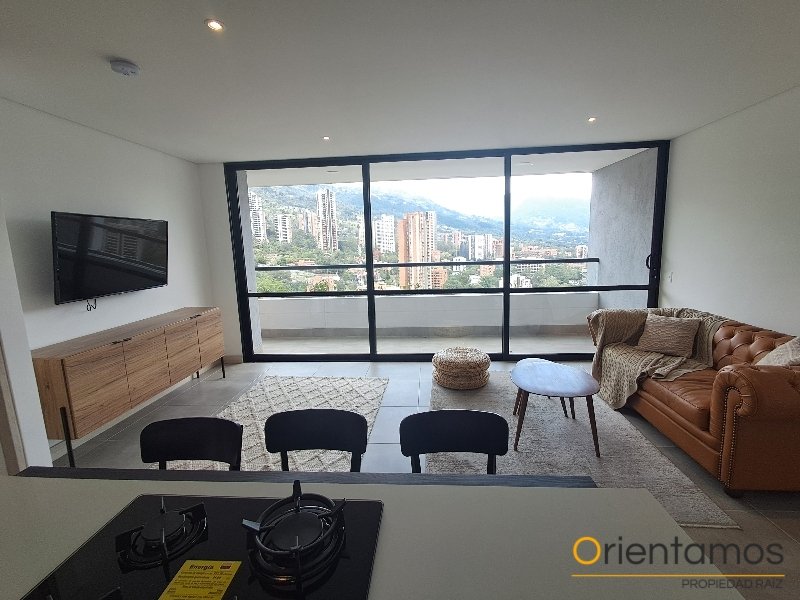 Apartamento disponible para el arriendo en Medellín el codigo es 21555 foto numero 3