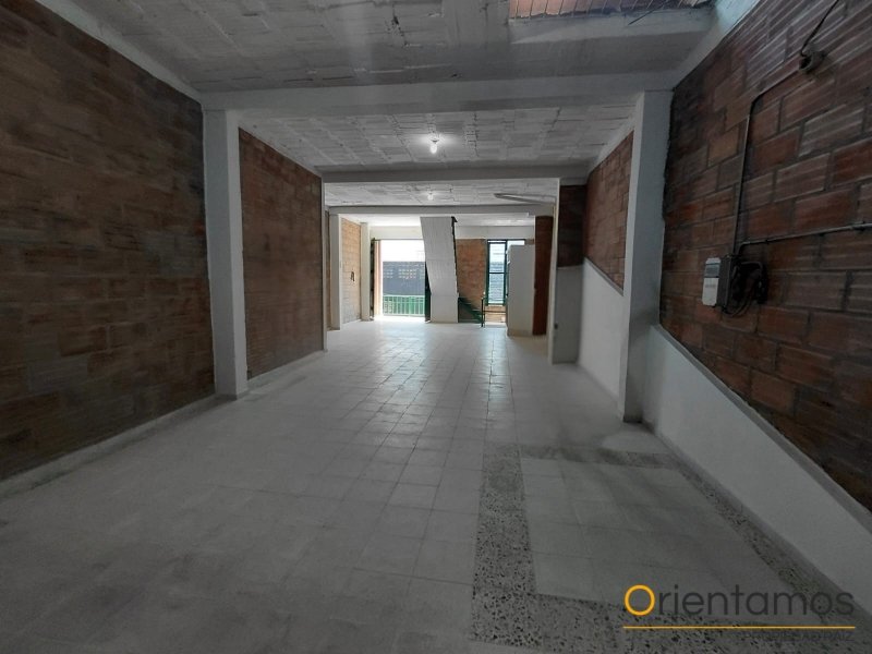 Bodega disponible para el arriendo en Medellín el codigo es 21189 foto numero 3