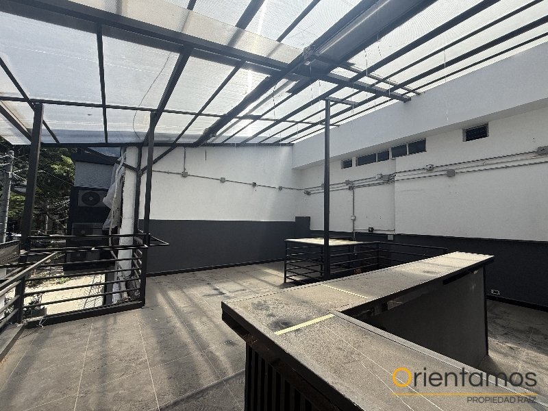 Casa-local disponible para el arriendo en Medellín el codigo es 21550 foto numero 5