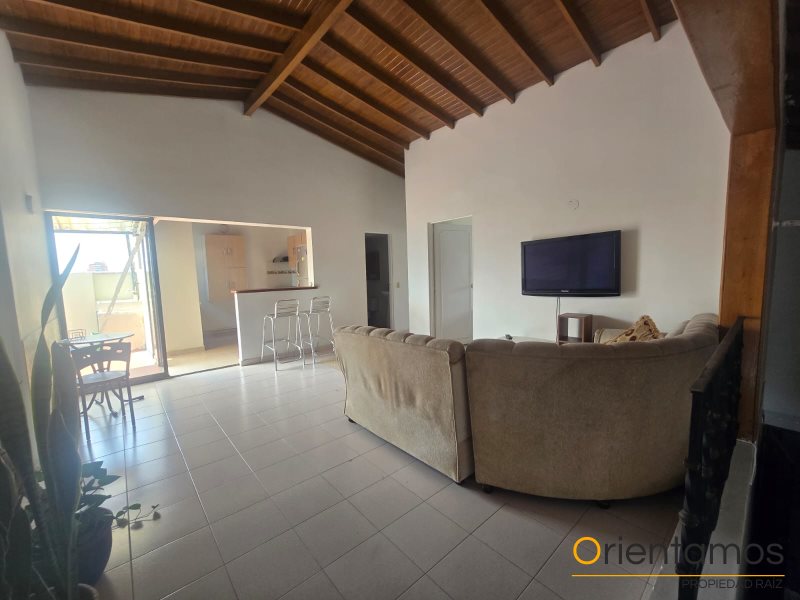 Apartamento disponible para el arriendo en Medellín el codigo es 20996 foto numero 2