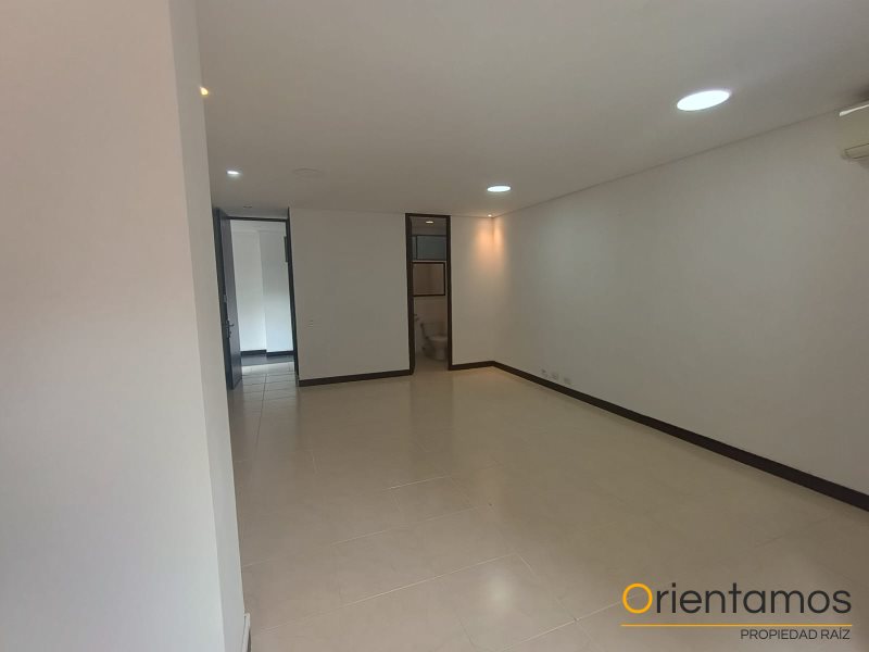 Oficina disponible para el arriendo en Medellín el codigo es 21022 foto numero 4