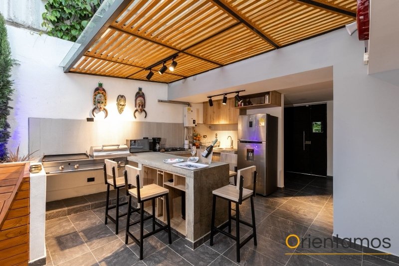 Local disponible para el arriendo en Medellín el codigo es 21145 foto numero 2