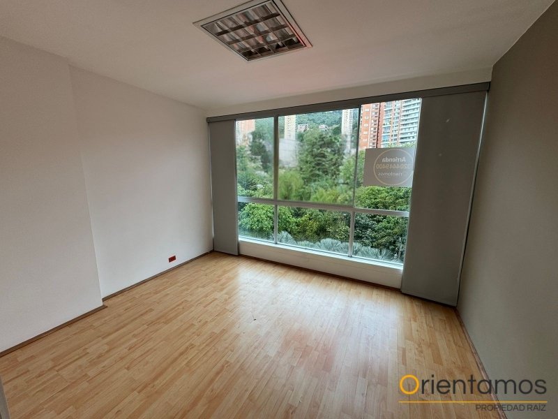 Oficina disponible para el arriendo en Medellín el codigo es 21119 foto numero 3