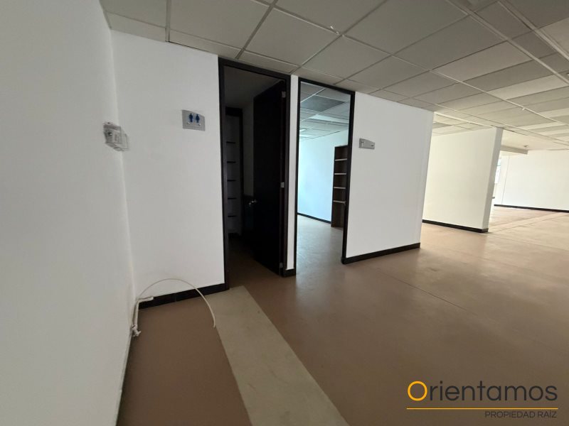 Oficina disponible para el arriendo en Medellín el codigo es 20982 foto numero 6