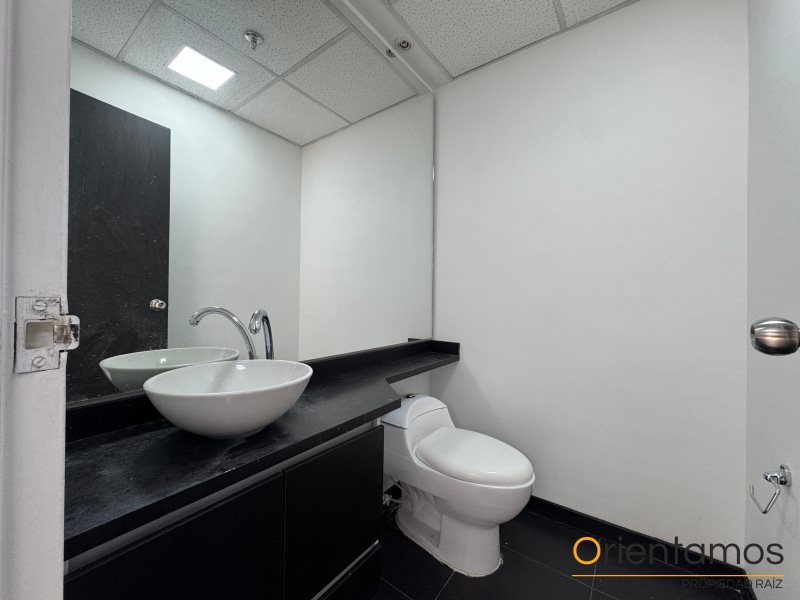 Oficina disponible para el arriendo en Medellín el codigo es 15847 foto numero 14