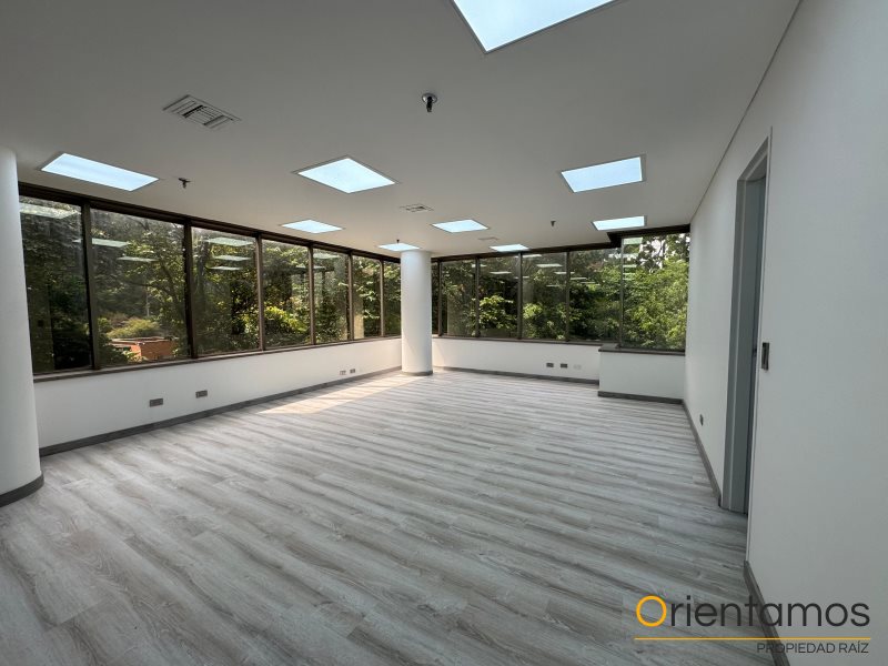 Oficina disponible para el arriendo en Medellín el codigo es 15847 foto numero 5