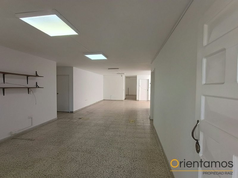 Casa-local disponible para el arriendo en Medellín el codigo es 21535 foto numero 3