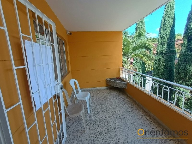 Casa-local disponible para el arriendo en Medellín el codigo es 21535 foto numero 2