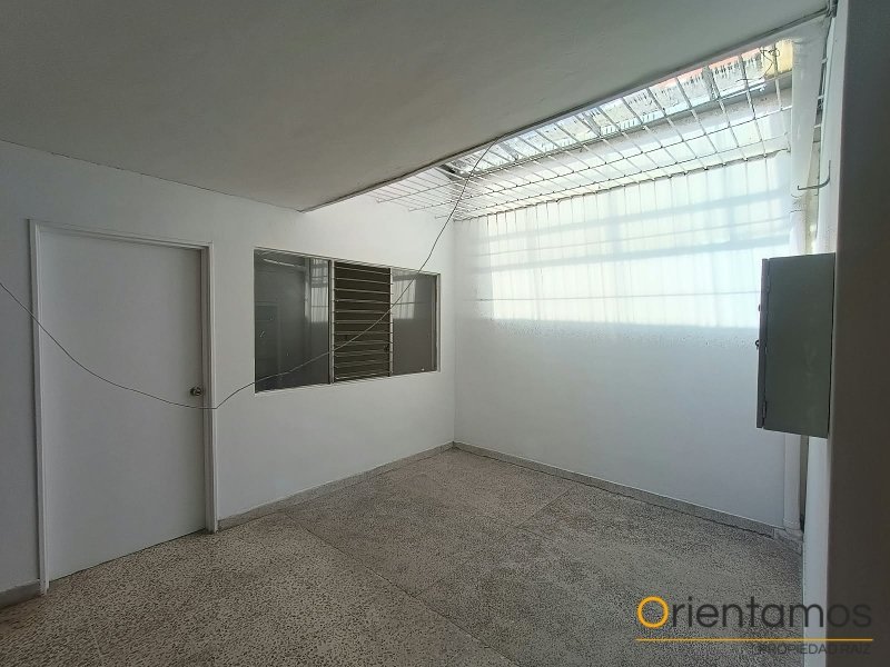 Casa-local disponible para el arriendo en Medellín el codigo es 21535 foto numero 4