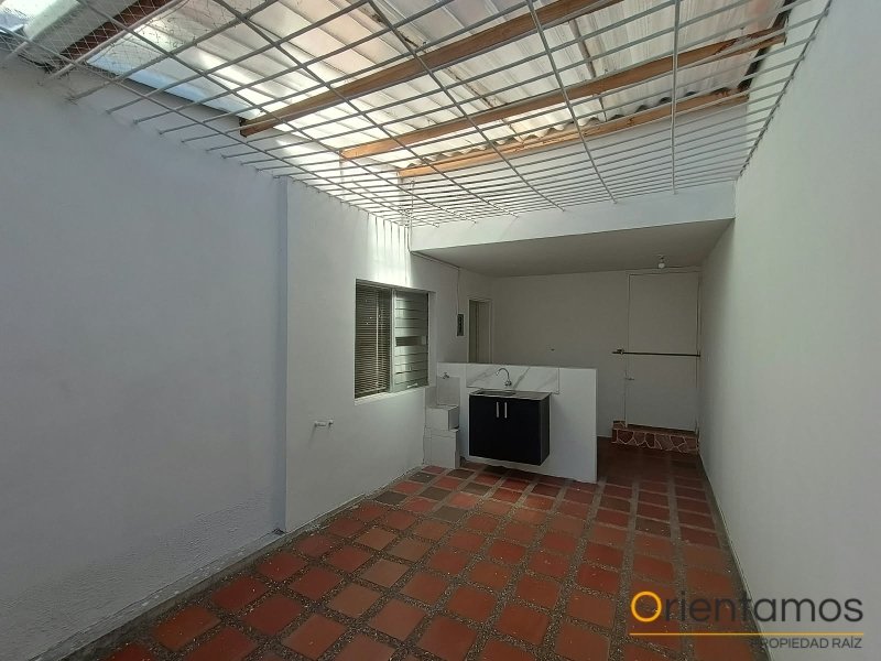 Casa-local disponible para el arriendo en Medellín el codigo es 21535 foto numero 6