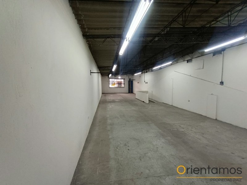 Bodega disponible para el arriendo en Medellín el codigo es 21642 foto numero 3