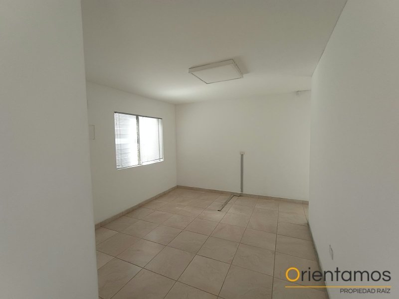 Casa-local disponible para el arriendo en Medellín el codigo es 21535 foto numero 18