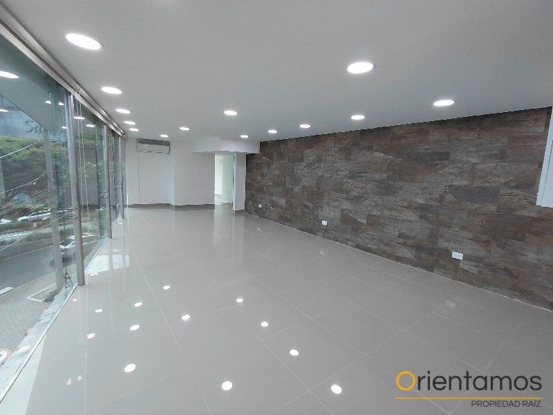 Oficina disponible para el arriendo en Medellín el codigo es 21360 foto numero 2