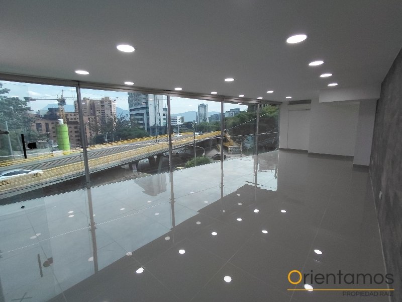 Oficina disponible para el arriendo en Medellín el codigo es 21360 foto numero 3