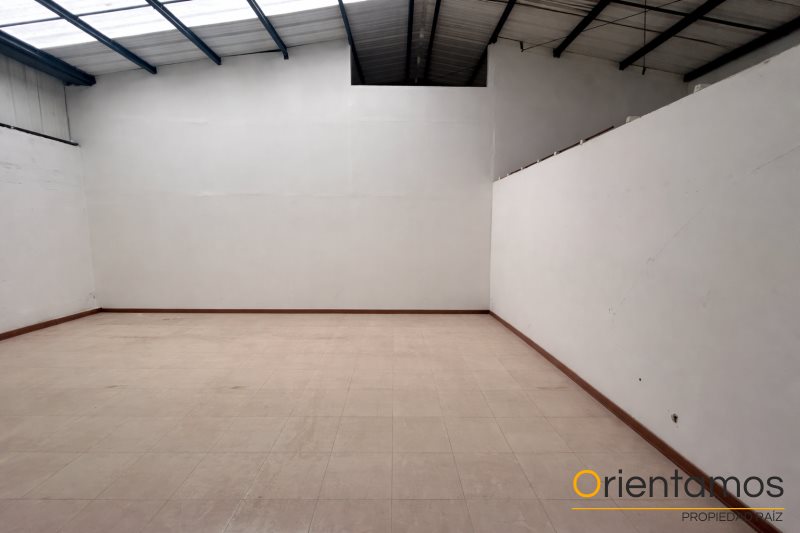 Bodega disponible para el arriendo en Medellín el codigo es 21028 foto numero 2