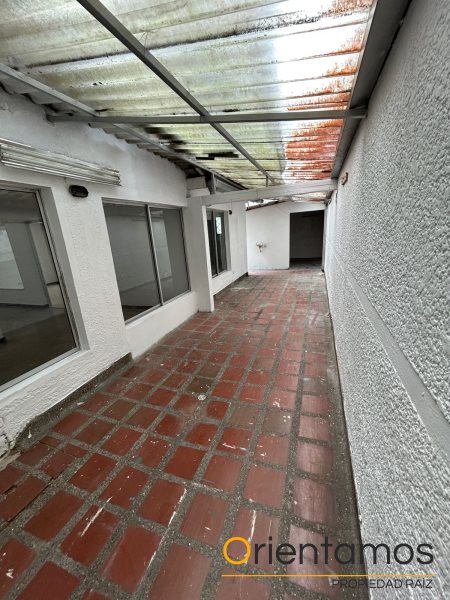 Casa-local disponible para el arriendo en Medellín el codigo es 19007 foto numero 9