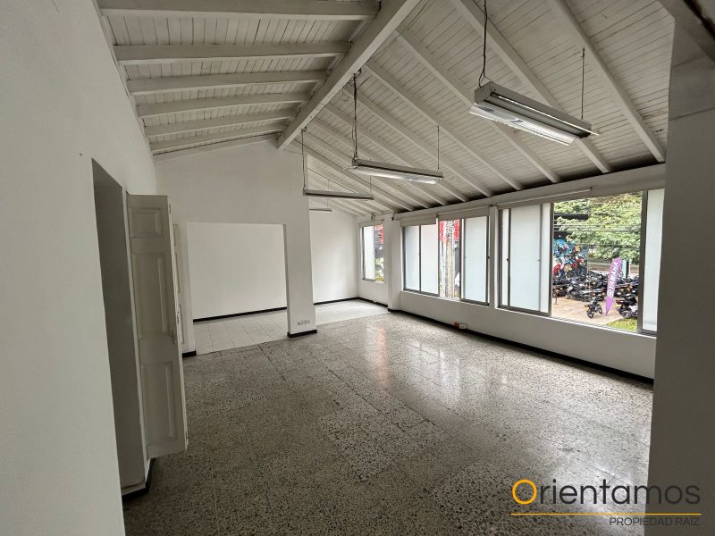 Casa-local disponible para el arriendo en Medellín el codigo es 19007 foto numero 5