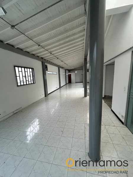 Casa-local disponible para el arriendo en Medellín el codigo es 19007 foto numero 13