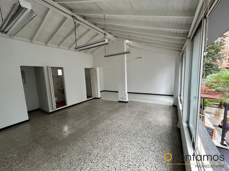 Casa-local disponible para el arriendo en Medellín el codigo es 19007 foto numero 6