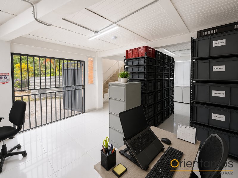 Casa-local disponible para el arriendo en Medellín el codigo es 21263 foto numero 2