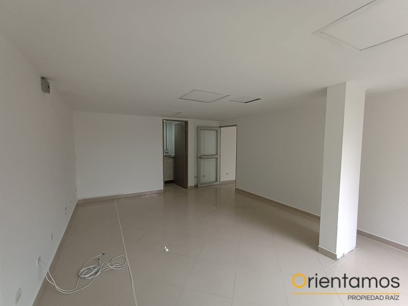 Oficina disponible para el arriendo en Medellín el codigo es 21352 foto numero 3