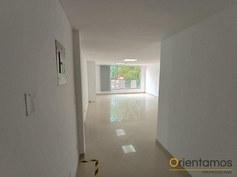 Oficina disponible para el arriendo en Medellín el codigo es 21352 foto numero 2