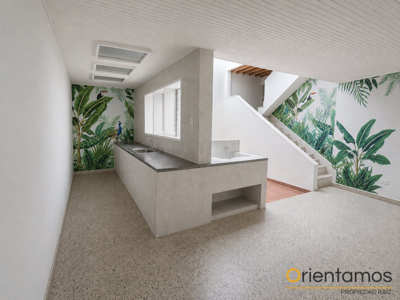 Casa-local disponible para el arriendo en Medellín el codigo es 21179 foto numero 4