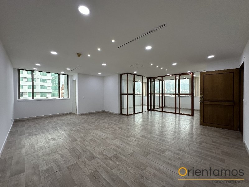 Oficina disponible para el arriendo en Medellín el codigo es 5593 foto numero 2