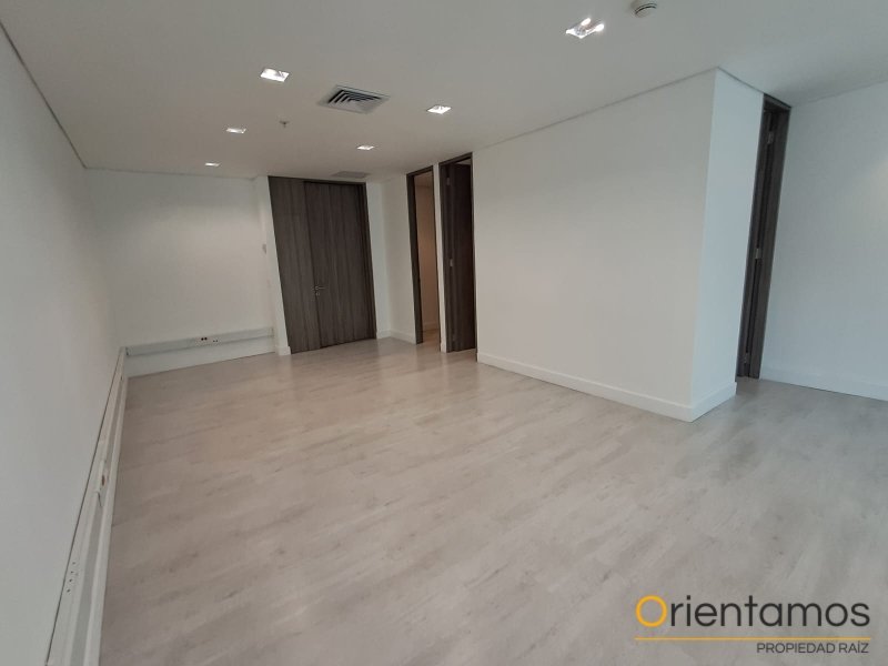 Oficina disponible para el arriendo en Medellín el codigo es 21461 foto numero 5