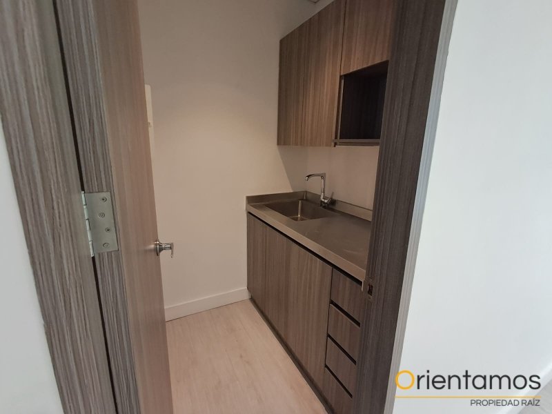 Oficina disponible para el arriendo en Medellín el codigo es 21461 foto numero 3