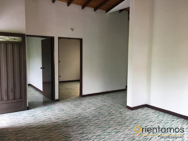 Casa-local disponible para el arriendo en Medellín el codigo es 14300 foto numero 5
