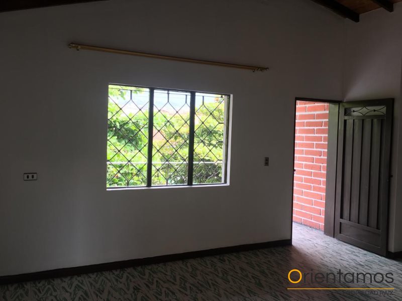 Casa-local disponible para el arriendo en Medellín el codigo es 14300 foto numero 6