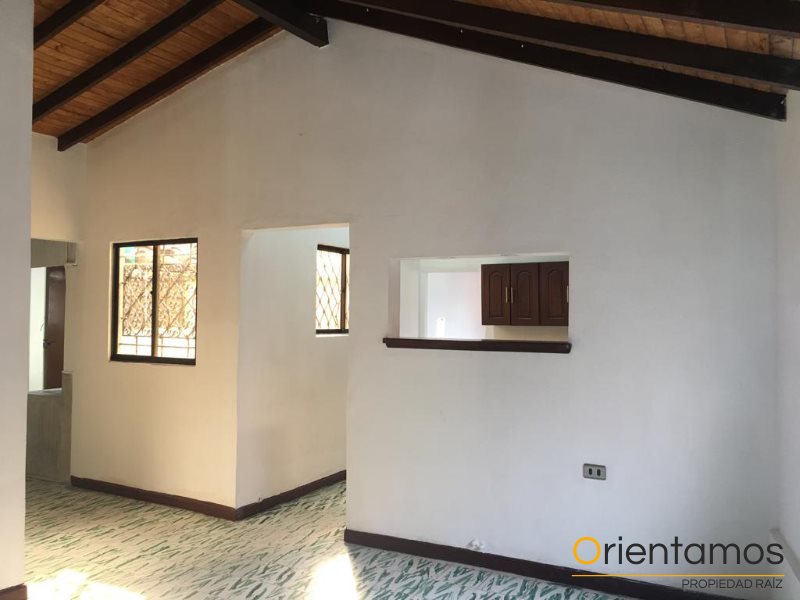 Casa-local disponible para el arriendo en Medellín el codigo es 14300 foto numero 3