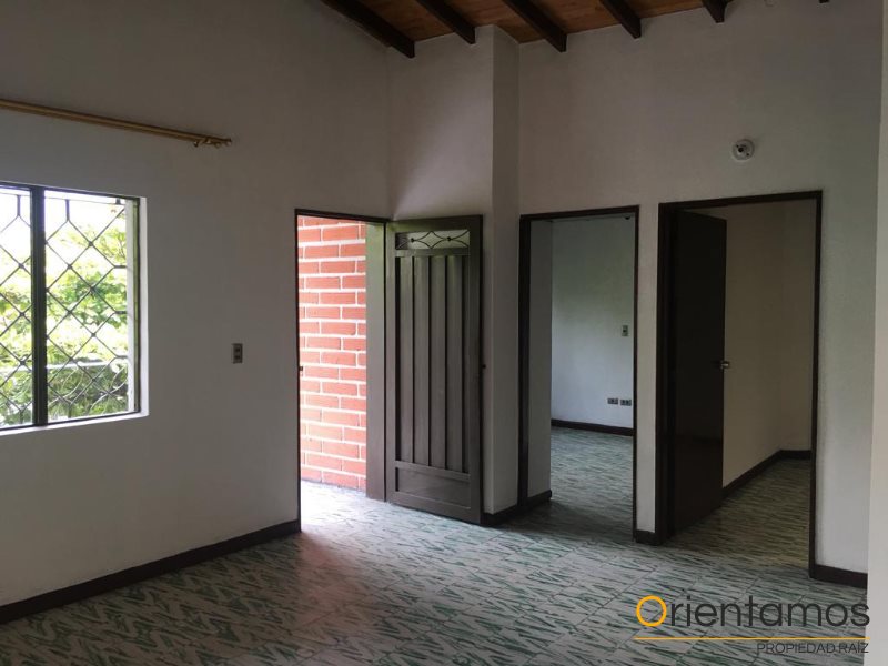 Casa-local disponible para el arriendo en Medellín el codigo es 14300 foto numero 4