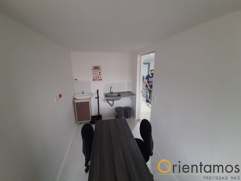 Casa-local disponible para el arriendo en Medellín el codigo es 10869 foto numero 5