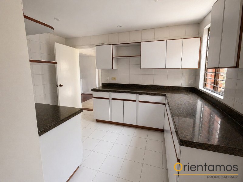 Apartamento disponible para el arriendo en Medellín el codigo es 21135 foto numero 8