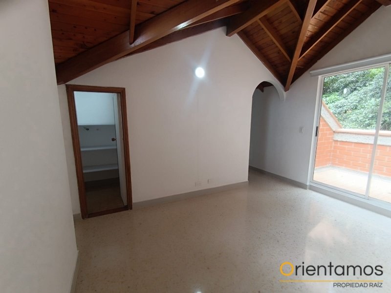 Casa disponible para el arriendo en Medellín el codigo es 21159 foto numero 8