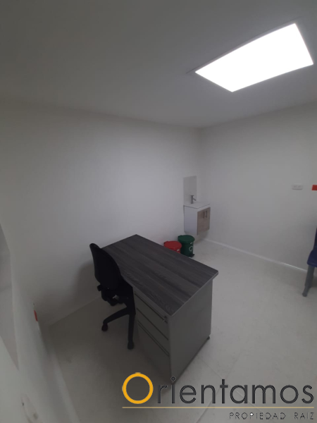 Casa-local disponible para el arriendo en Medellín el codigo es 10869 foto numero 9