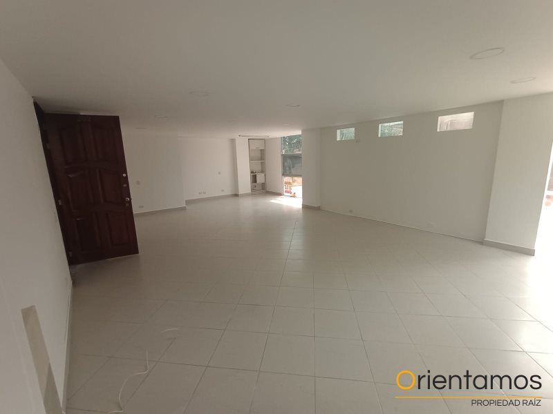 Oficina disponible para el arriendo en Envigado el codigo es 20935 foto numero 3