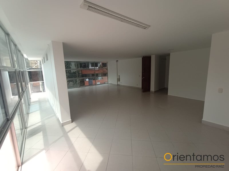 Oficina disponible para el arriendo en Envigado el codigo es 20935 foto numero 2