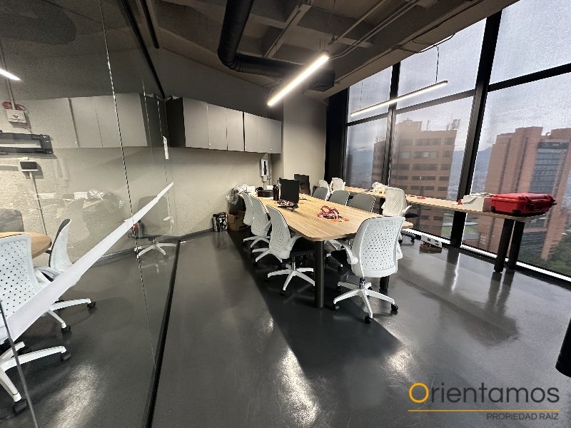 Oficina disponible para el arriendo en Medellín el codigo es 21401 foto numero 4