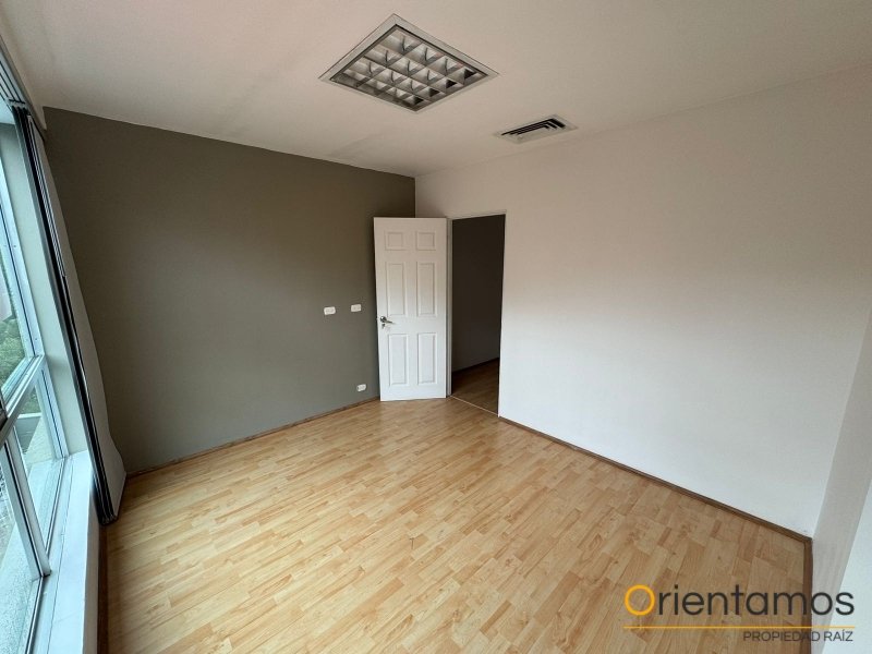 Oficina disponible para el arriendo en Medellín el codigo es 21119 foto numero 5