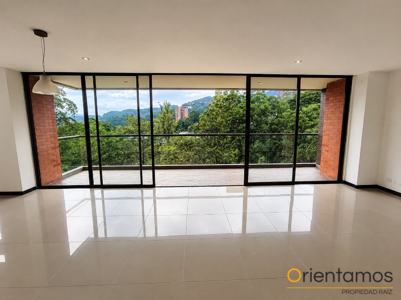 Apartamento disponible para el arriendo en Medellín el codigo es 21395 foto numero 3