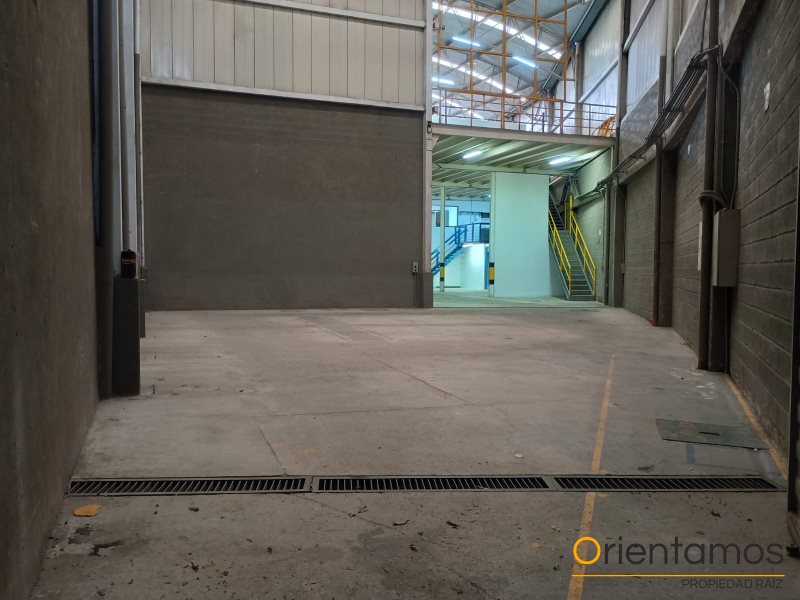 Bodega disponible para el arriendo en Medellín el codigo es 20987 foto numero 2